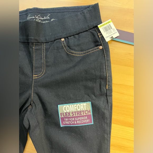 Gloria Vanderbilt- Avery Straight Women’s Jeans /Pull On / Color Liverpool Wash - Picture 8 of 11